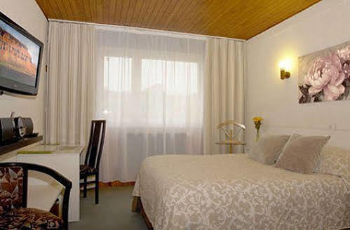 Auberge Du Parc Baudricourt Exterior photo
